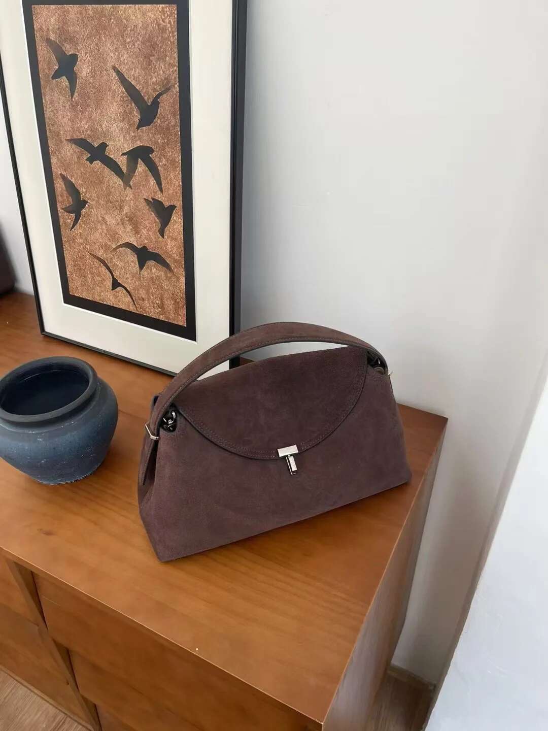 Niche High Quality Crossbody Handbag With Fashion Light Cowhide Shoulder Commuter Woman Bag