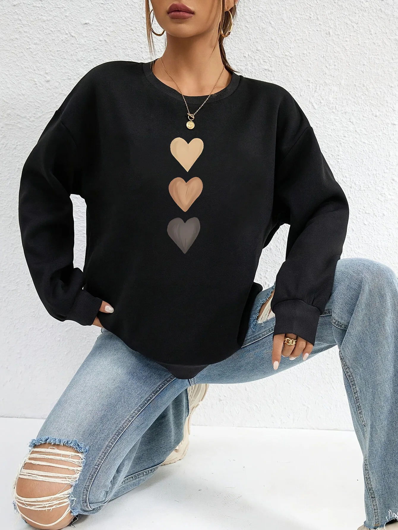 Womens Three hearts printed pullover sweatshirt casual long sleeved round neck autumn/winter sportswear 250106
