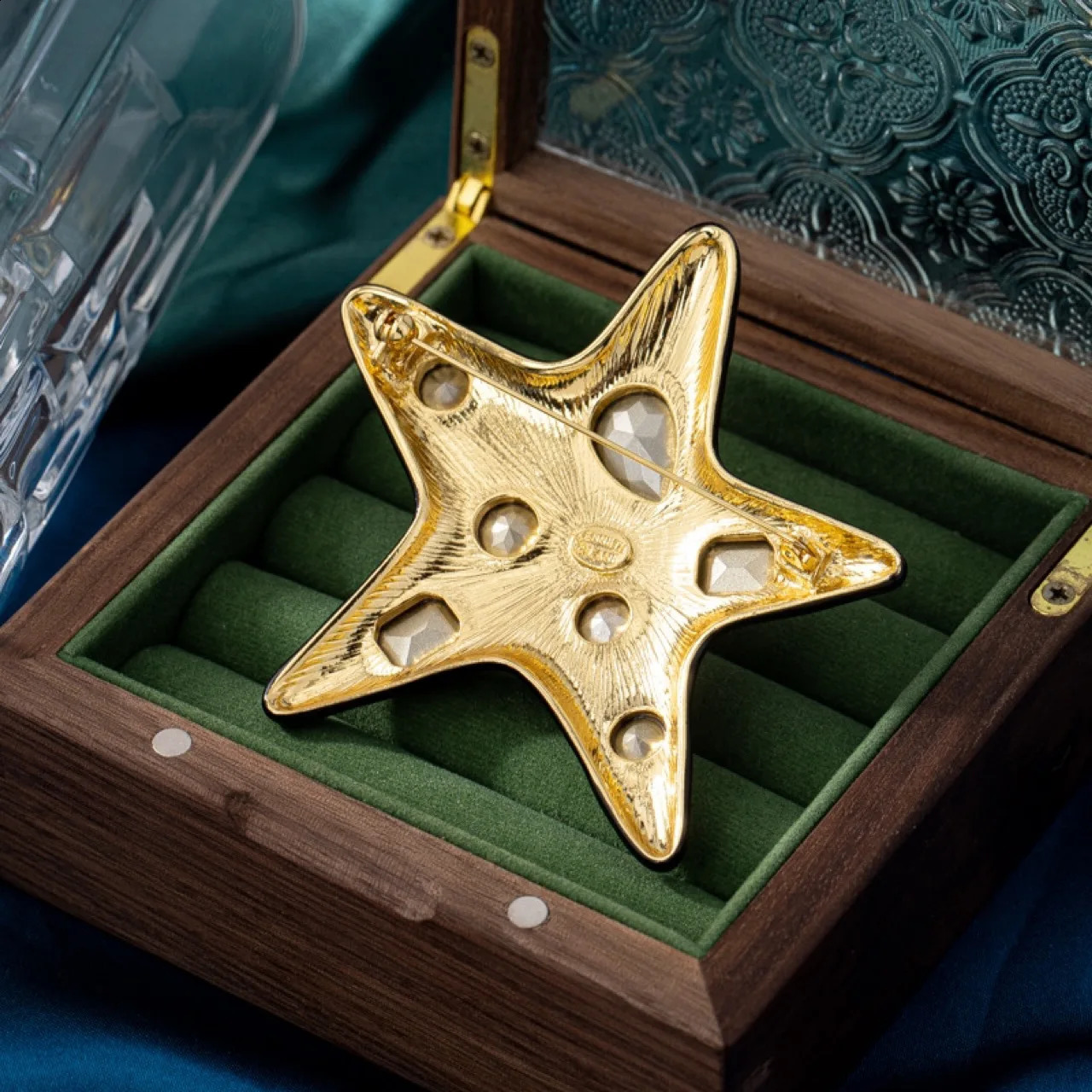 European and American Foreign Trade Fashion Trend Starfish Franc Series Brooch 250103