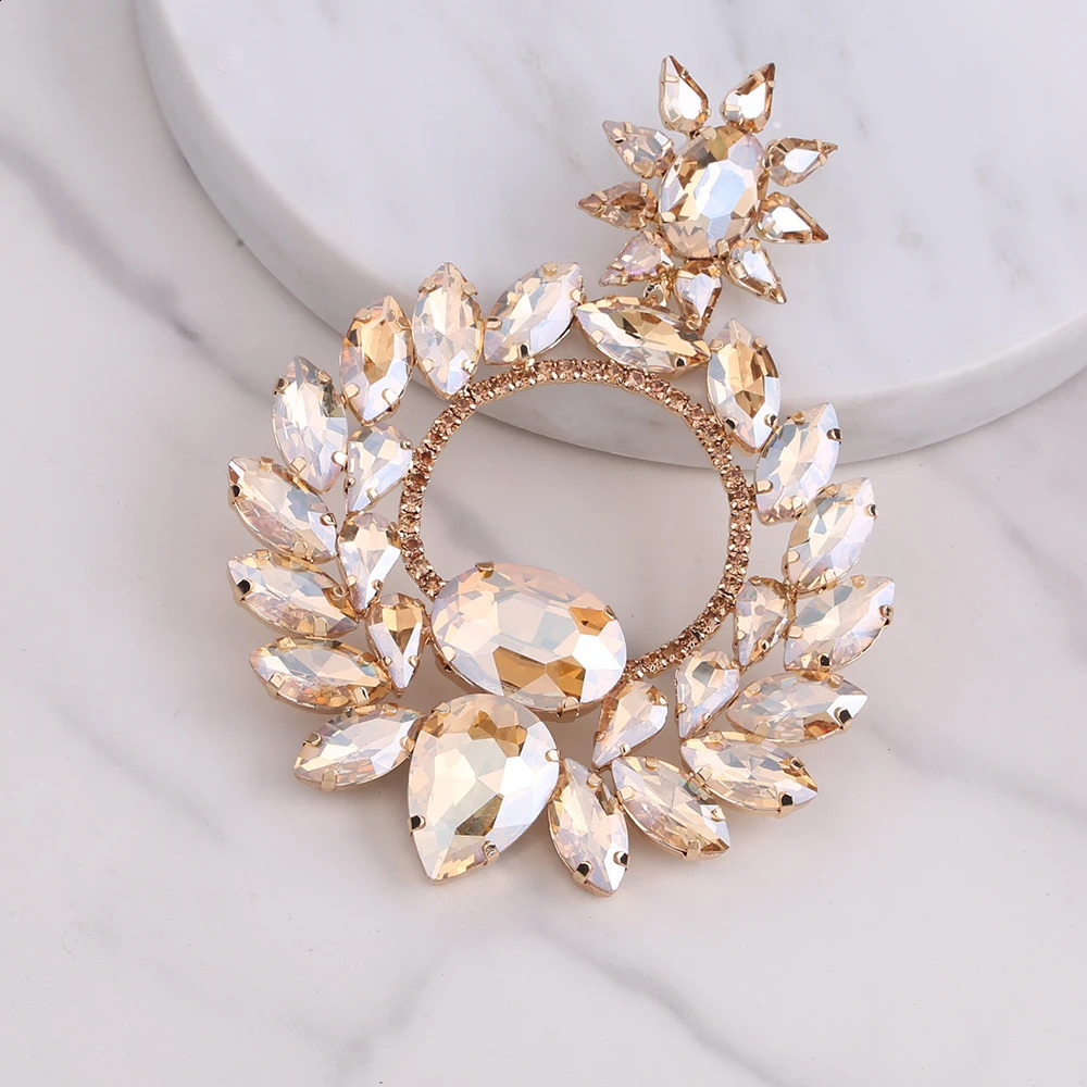 High Quality Declaration Earrings Large Round Bright Pendant Womens Earrings Water Diamond Fashion Jewelry Wedding Evening Dress 250110