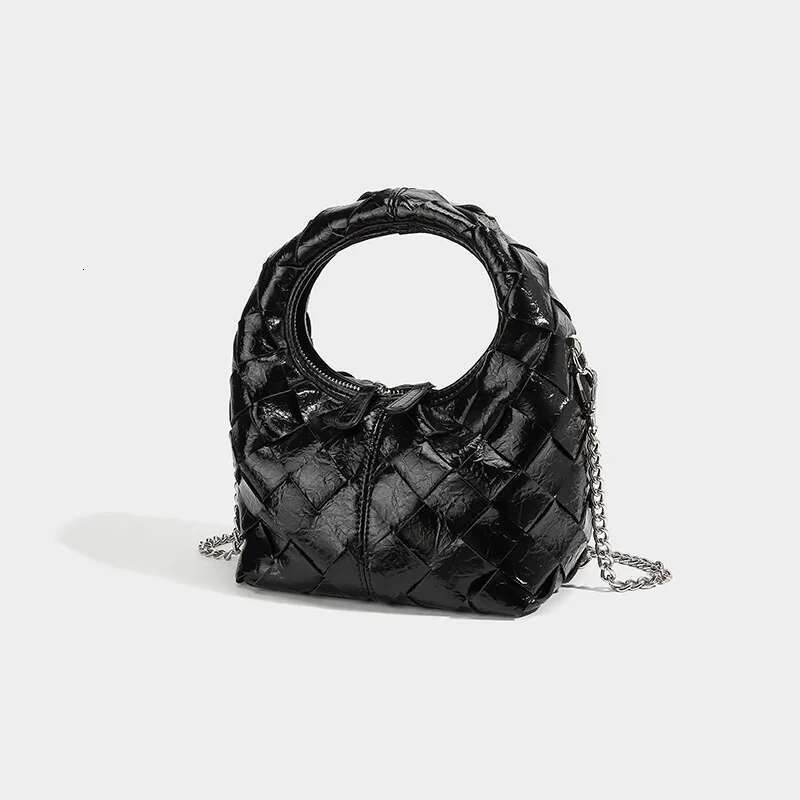 Niche Design Women's Handmade Woven Handbag Ladies New High Quality Sier PU Shoulder Adult Crossbody Dumpg Bag