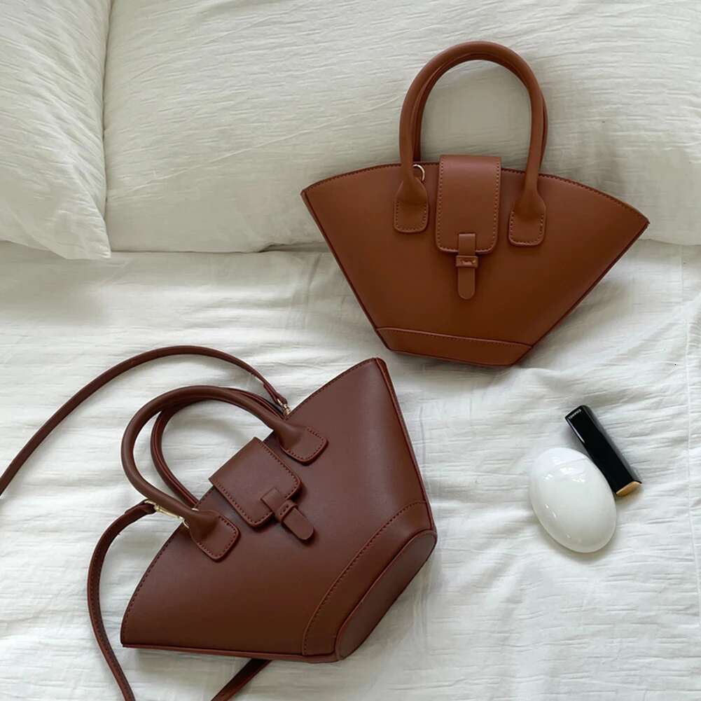 Designer Shoulder PU Leather Fashion Handbag Large Capacity Trendy Crossbody Fan-Shaped Bucket Bag For Women