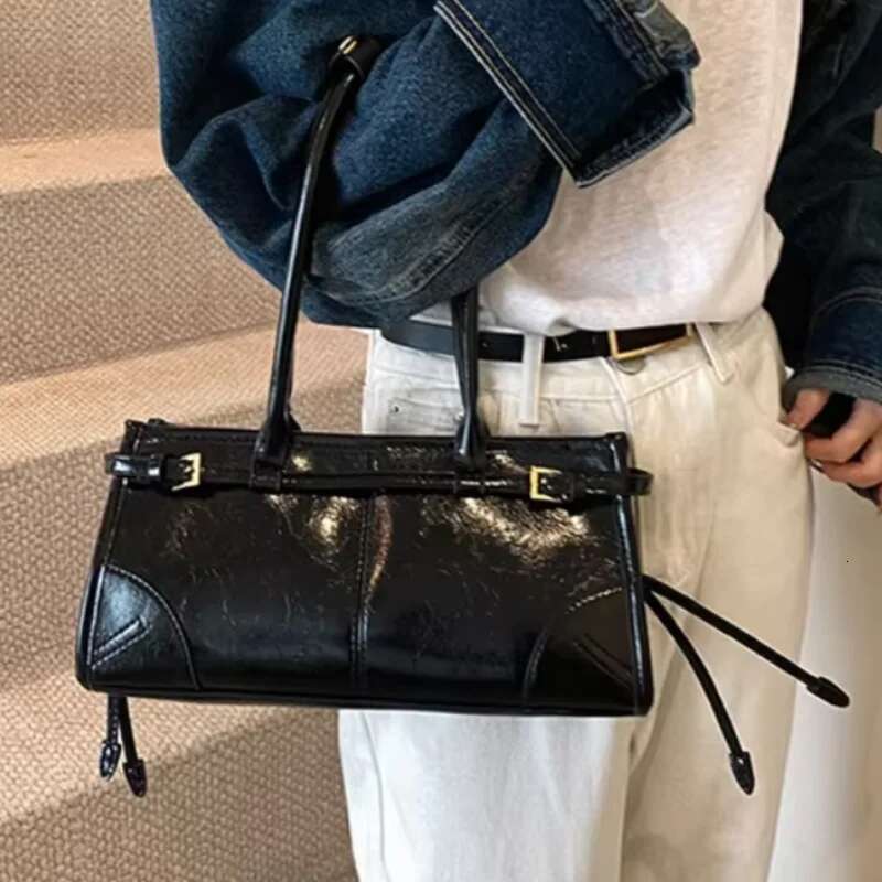 Brand Shiny Underarm For Women New Style High-Grade Soft Leather Crossbody Red Belt Design Commuter Handbag Niche Bag