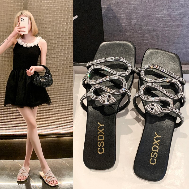 hot free shipping designer Sandals for woman 2025 new Minimalist Novelty breathable and fashionable Daily Outfit flat black