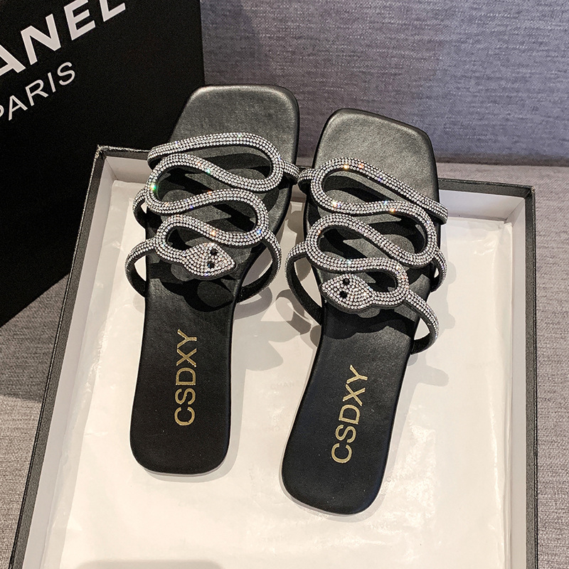 hot free shipping designer Sandals for woman 2025 new Minimalist Novelty breathable and fashionable Daily Outfit flat black