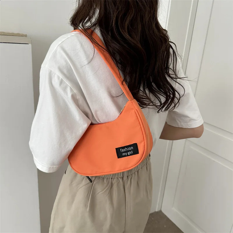Fashionable Lightweight Small Shoulder Bags for Women Nylon Korean Purses and Handbags Versatile Exquisite Underarm Bag 250106