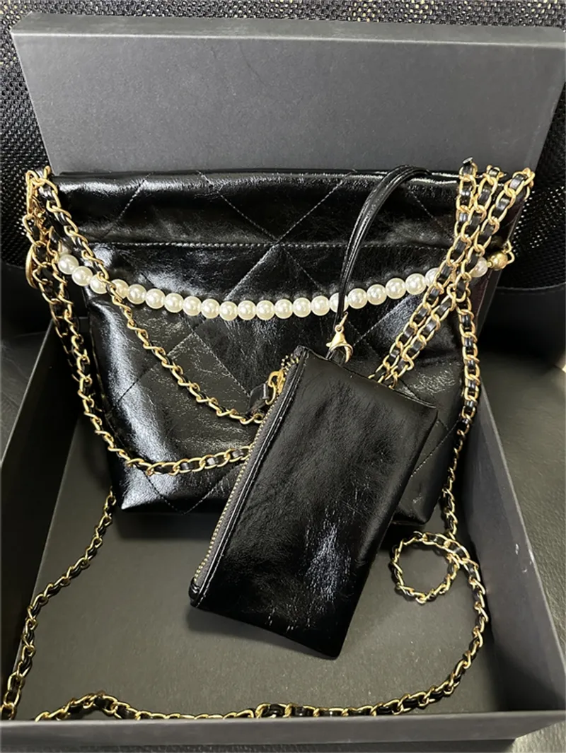 2C Fashion Pearl Chain women's Makeup Bag Vintage Metal Shoulder strap Crossbody bag Metal lettering 23bag
