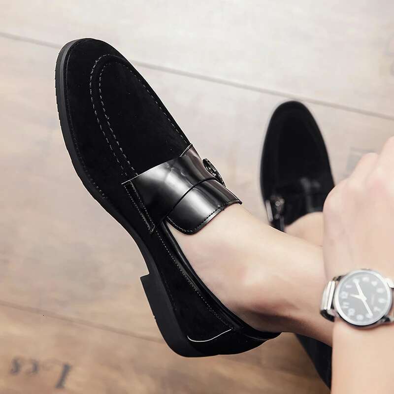 2023 Wedding Dress Casual Mens Loafers Plus Size 46 Designer Buckle Lazy Peas Embroidery Moccasins Suede Leather Shoes For Men