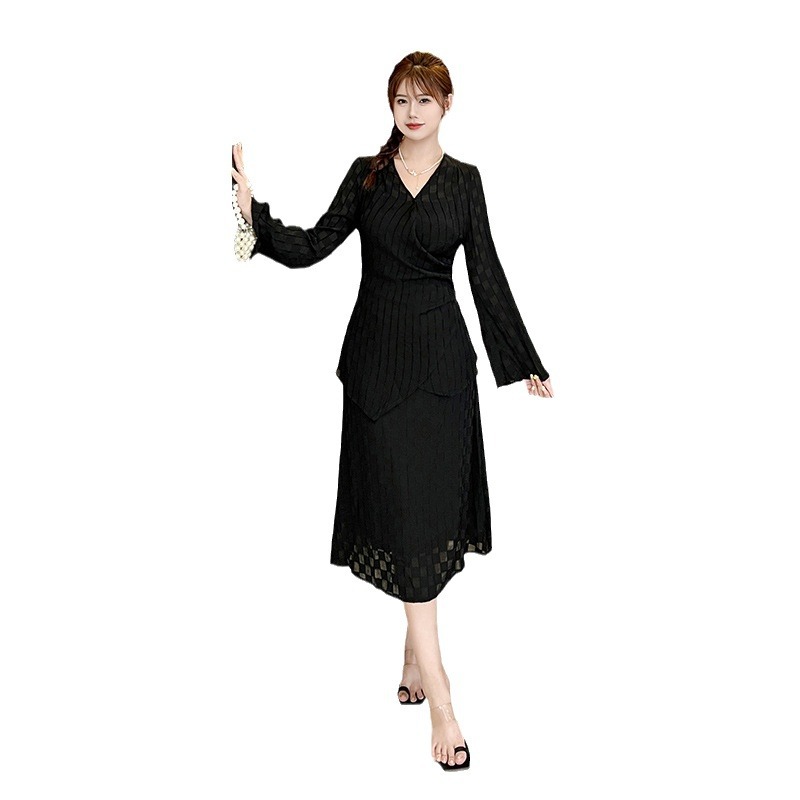 H522 New hot-selling loose European goods fashionable high-end tops and skirts two-piece suits for women