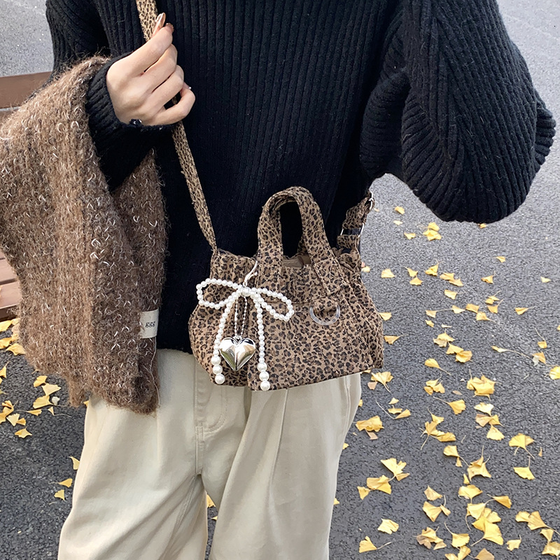 Super Leopard Print For Women 2025 New Designer Handbag Crossbody Winter Popular Handbag, Niche Shoulder Bag, Bucket Bag