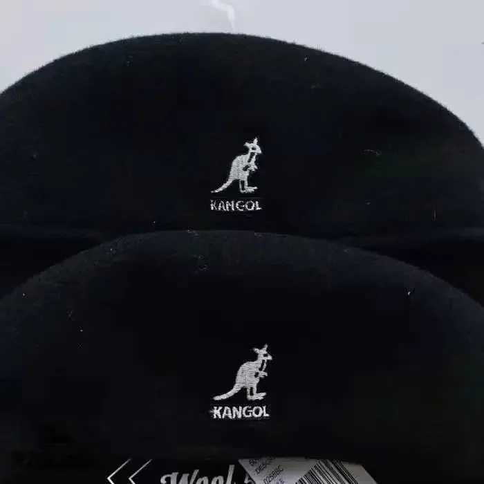 Berets motorcycle helmet style hat printed wool beret with strip steel fashion paradigm celebrity wholesale H250113