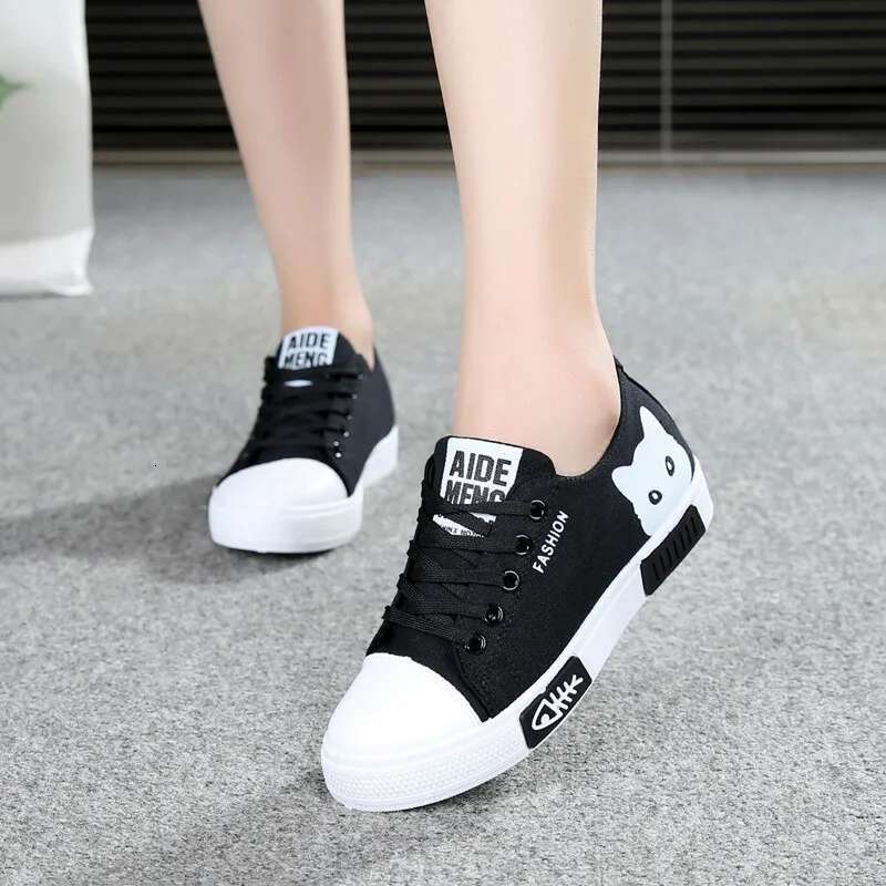 2025 Vulcanized Women Flats Canvas Female Cartoon Cat Women's Platform Sneakers Ladies Board Shoes Round Toe Plus Size 40