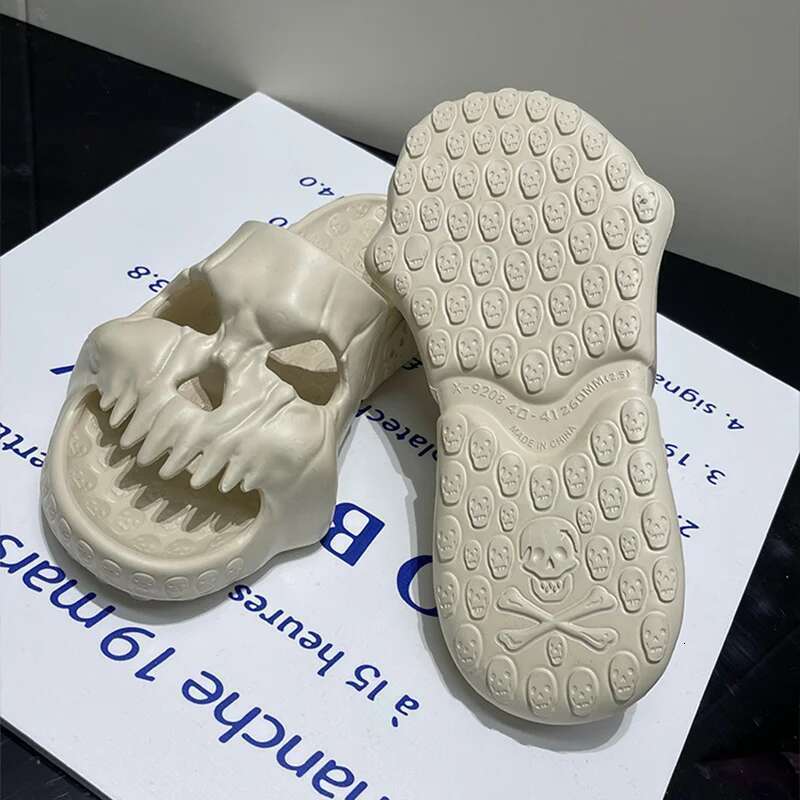 2024 Skull Design Slippers Men Outdoor Novelty Slides Thick Sole Platform Beach Shoes Unisex Non-slip Women Sandals 36-47