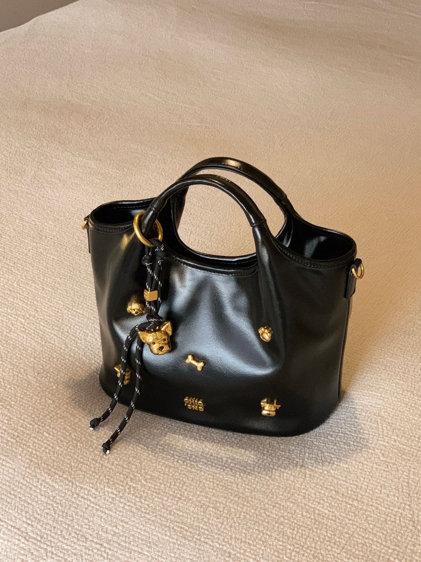 High-End Ladies' Tote Bag - Ideal for Handheld, Overhead Carry & Crossbody Use