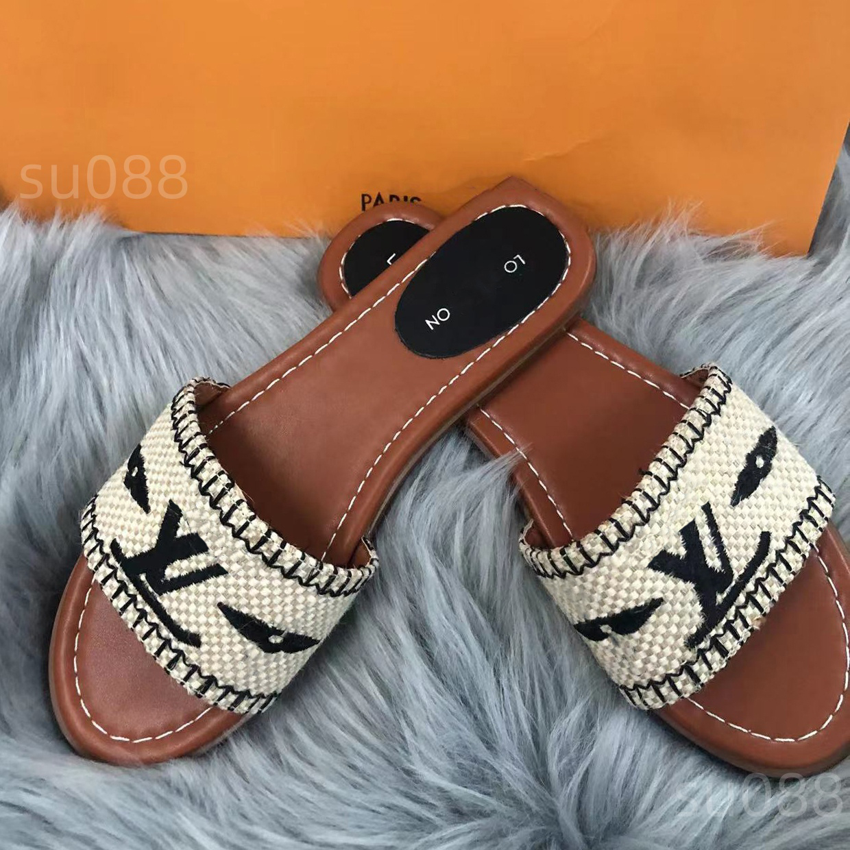 French brand designer womens open toed leather embroidered flat sandals fashionable and sexy slim fit beach swimming pool home casual flat slippers size 36-42