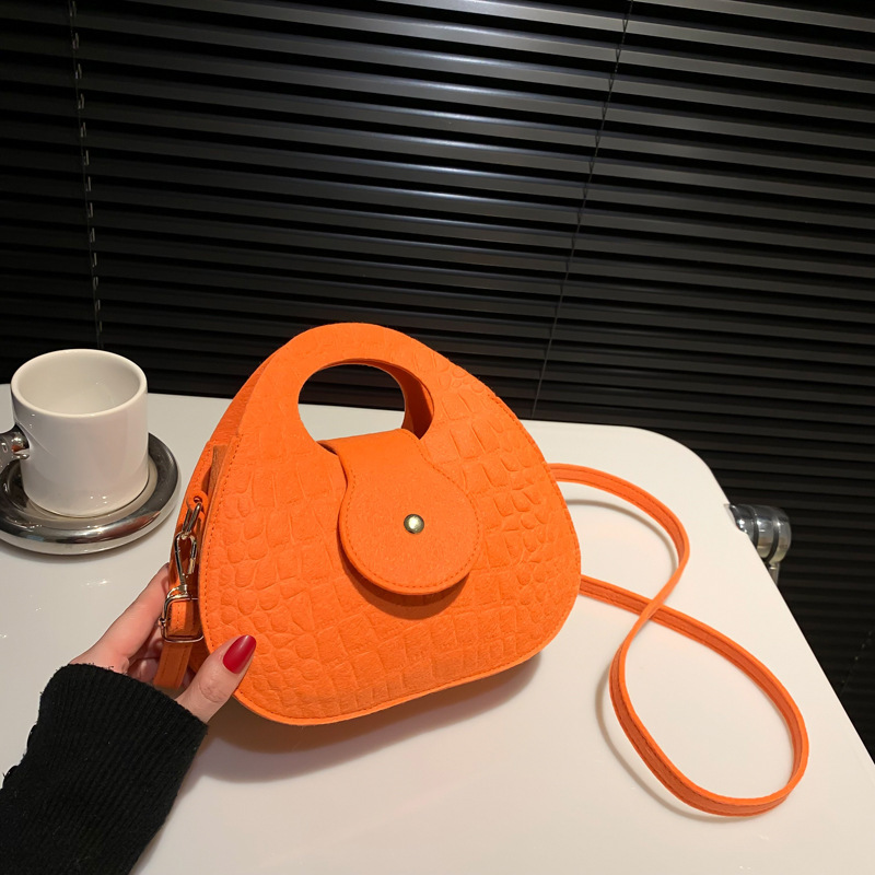 Solid Color Temperament Women's Winter Designer Handbag New Trend Korean Version Felt Armpit Casual Single Shoulder Hand-held Small Square Bag