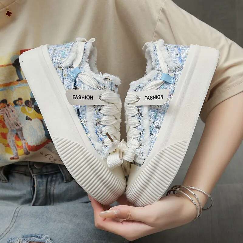 Outdoor Casual White Shoes For Women In Autumn And Winter 2025 Fashionable Thick Soled Big Toe Bread Shoes Designer Canvas Board Shoes