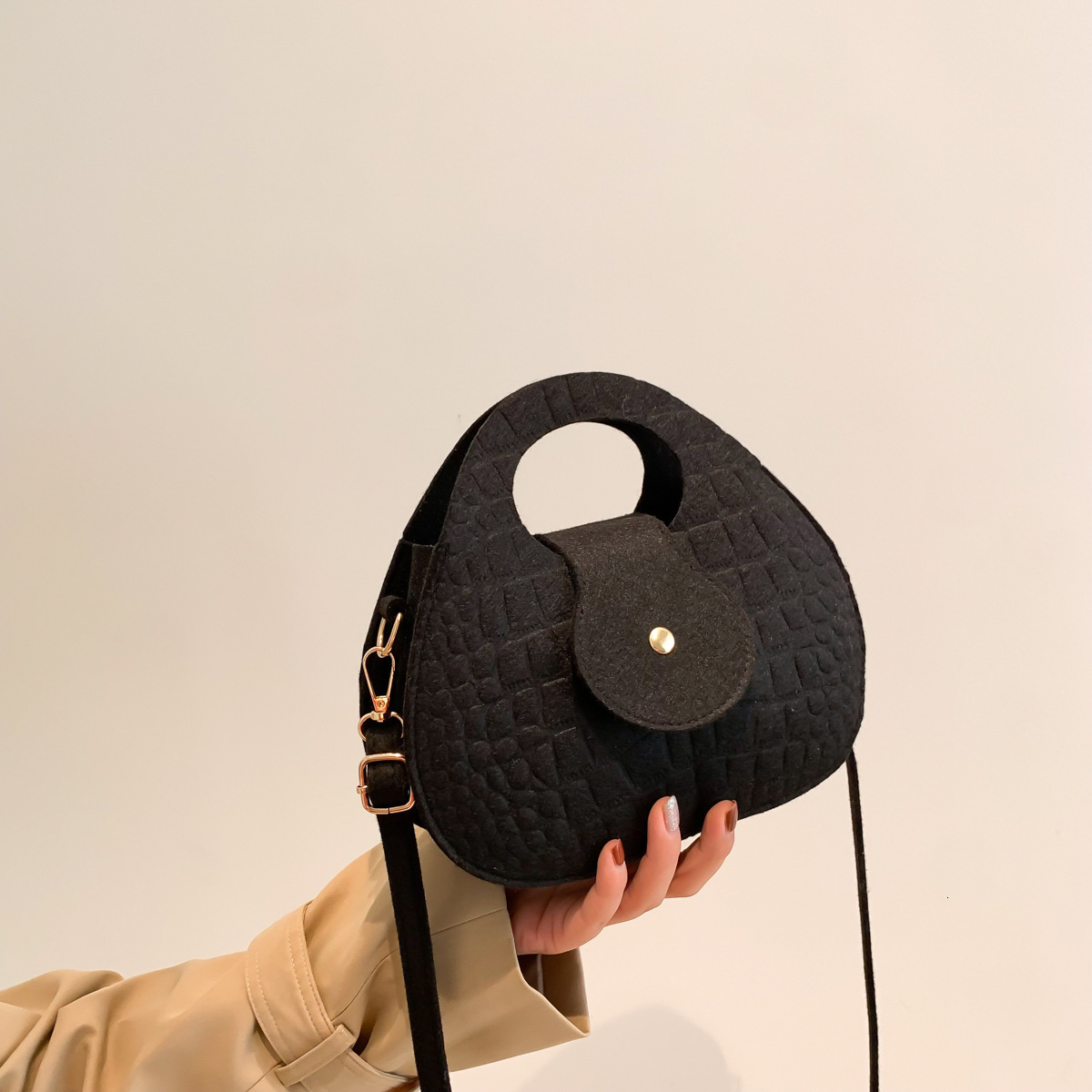 Solid Color Temperament Women's Winter Designer Handbag New Trend Korean Version Felt Armpit Casual Single Shoulder Hand-held Small Square Bag