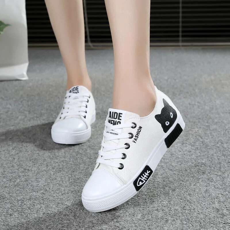 2025 Vulcanized Women Flats Canvas Female Cartoon Cat Women's Platform Sneakers Ladies Board Shoes Round Toe Plus Size 40