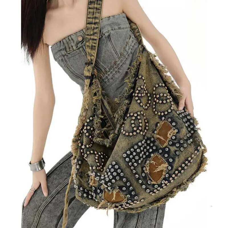 European/American Retro Denim Pleated Fringe Edge Rivet Shoulder With Personalized Fashion And Large Capacity Crossbody Bag