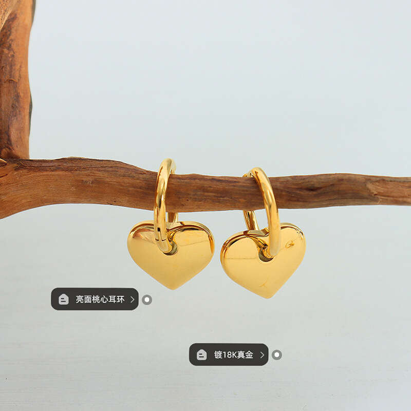 Stainless steel ear rings, gold heart-shaped pendant earrings, fashionable and personalized women's earrings