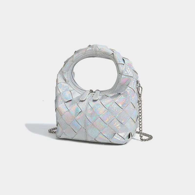 Niche Design Women's Handmade Woven Handbag Ladies New High Quality Sier PU Shoulder Adult Crossbody Dumpg Bag
