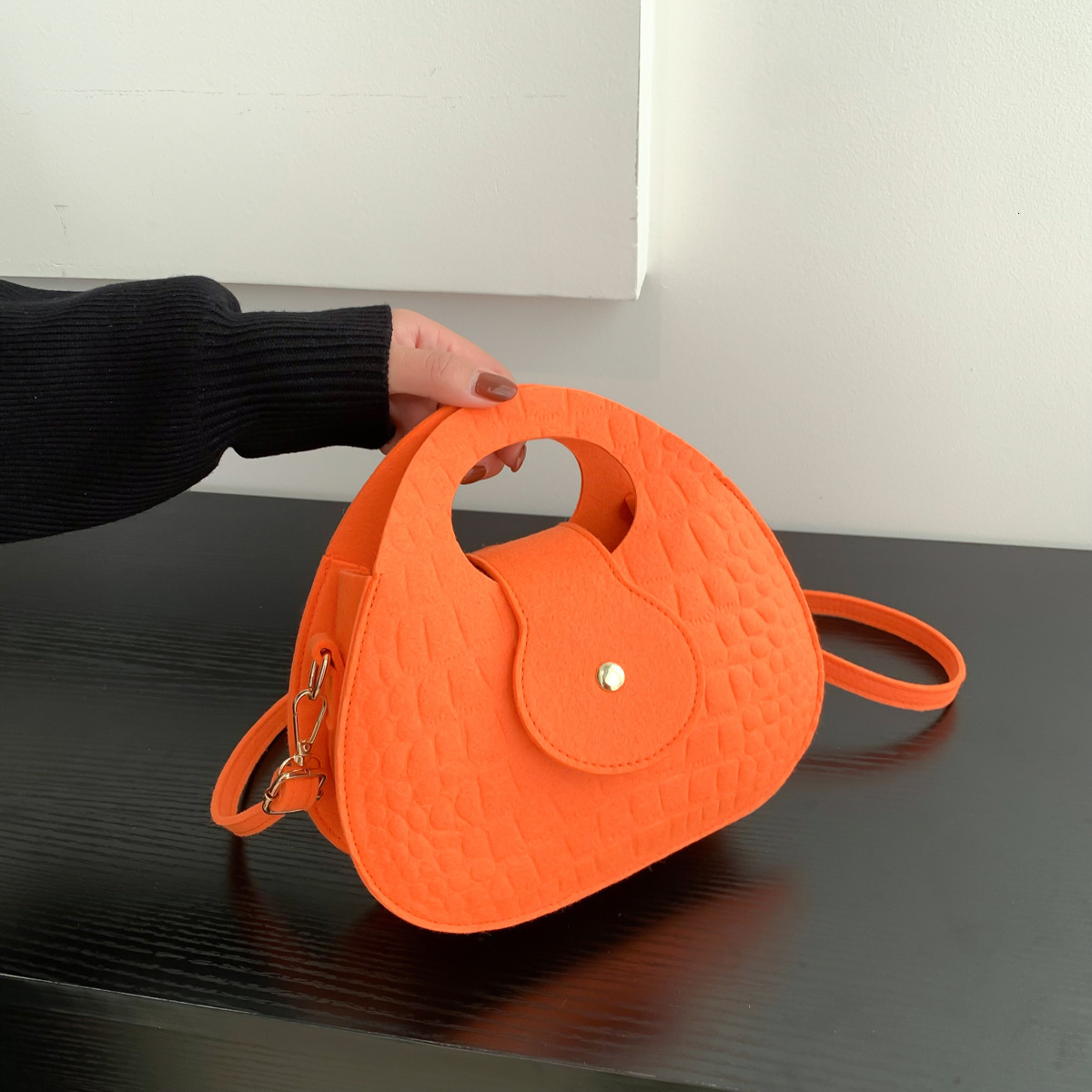 Solid Color Temperament Women's Winter Designer Handbag New Trend Korean Version Felt Armpit Casual Single Shoulder Hand-held Small Square Bag