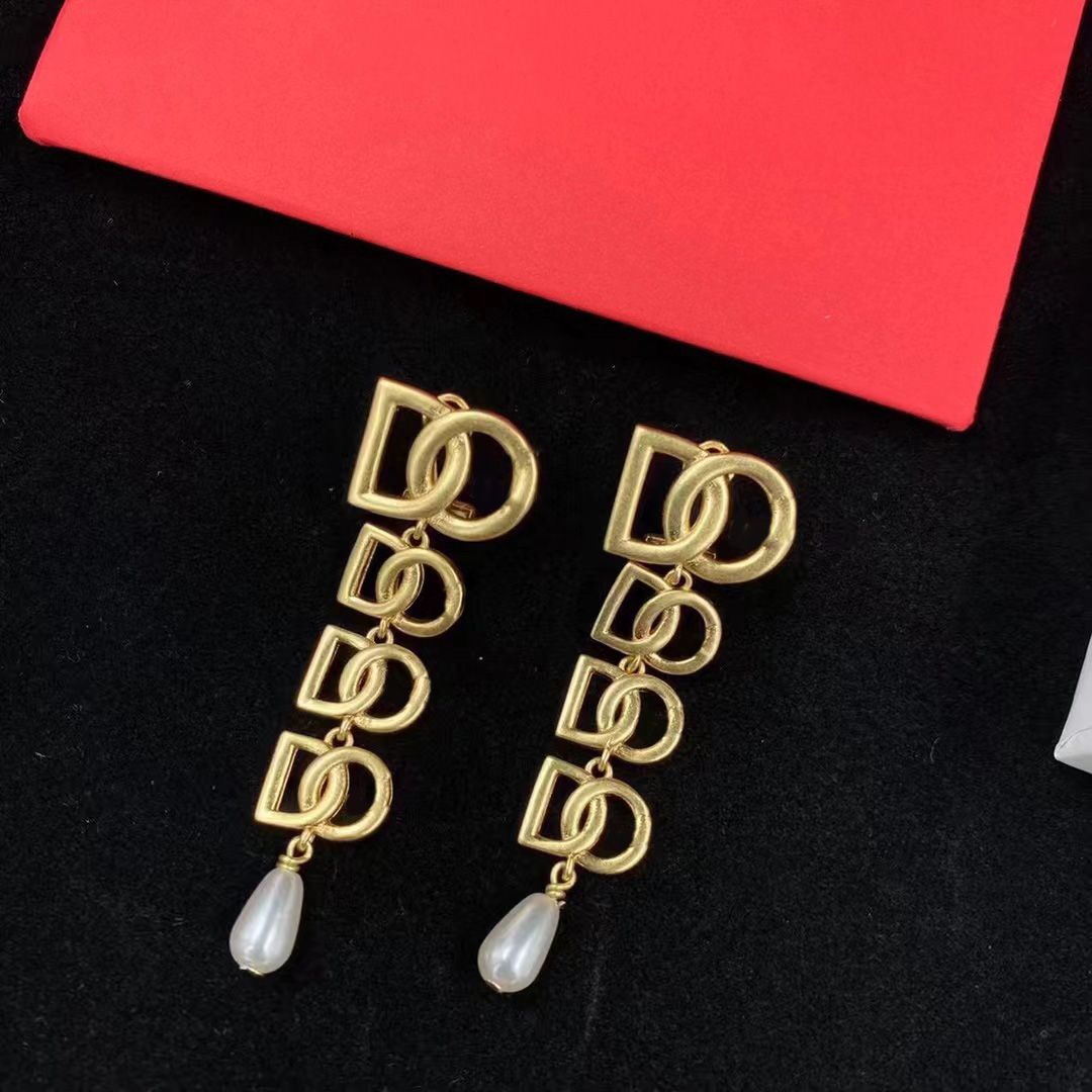 designer dangle chandelier earrings gold letter pendants long earrings are used for women's wedding party gift jewelry