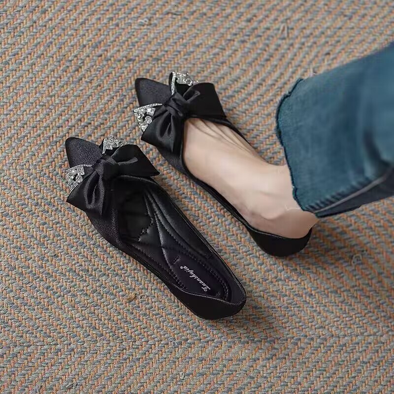 Flat Shoes For Women 2025 New Pointed Shallow Mouth Engagement Bridesmaid Wedding Shoes, One Foot French Style Dress Single Shoe