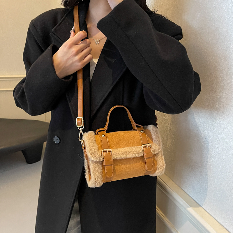 Autumn And Winter French Niche Fashion Handbag For Women 2025 New Designer Handbag Stylish Plush Small Square Bag, High-end Single Shoulder Bag