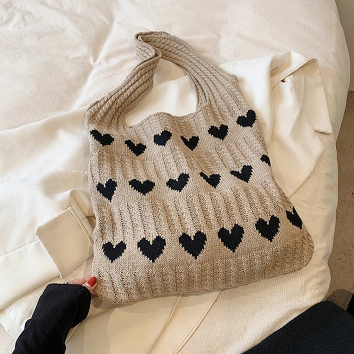 Khaki fashion knitted bag woven love womens small fresh highgrade exquisite wool hand bill shoulder 1 pack 250107
