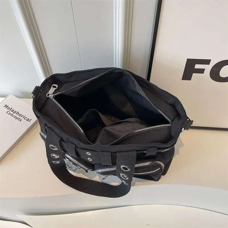 Chains Buckle Nylon Shoulder Solid Zipper Rivet Versatile Hand 2024 Hot Sale Bags For Women Bolsas De Hombro