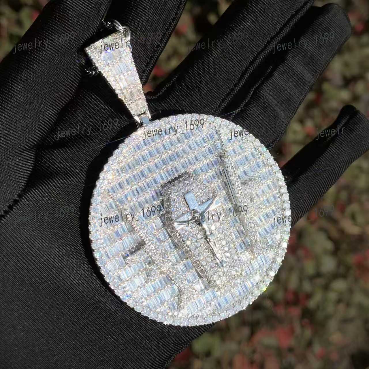 2025 Designer Necklace Custom 18k White Gold Hip Hop Jewelry 925 Sterling Silver Baguette Cut Diamond Pendant Iced Out Custom VVS Moissanite Pendant F