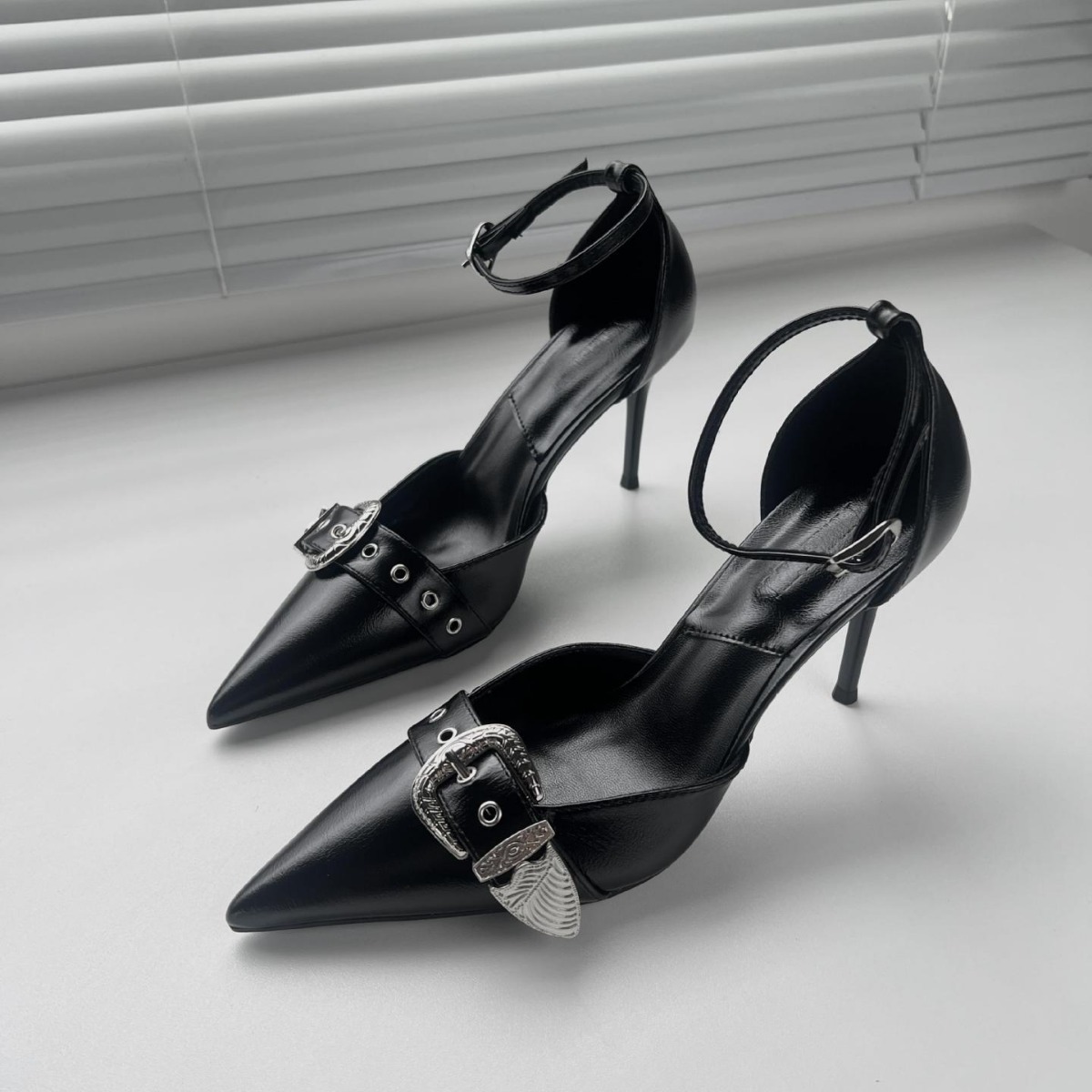 Free Shipping 2025 new designer heels Dress Shoes Slippers for womans high heel sandals pointed toes Metal buckle woman lasies outdoor shoes f903 2eb