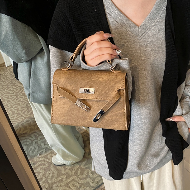 2025 Designer 2025 3 Explosive women's spring and autumn new trend crossbody senior texture all-in-one shoulder bag Fashion casual handbag free s