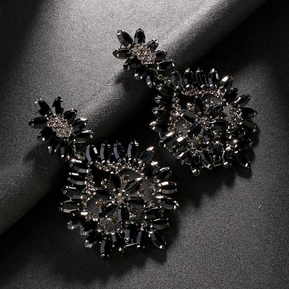 Black Exaggerated Flower Earrings Hollow Banquet Earrings Elegant Womens Large Water Diamond Pendant Earrings Christmas Gift 250110