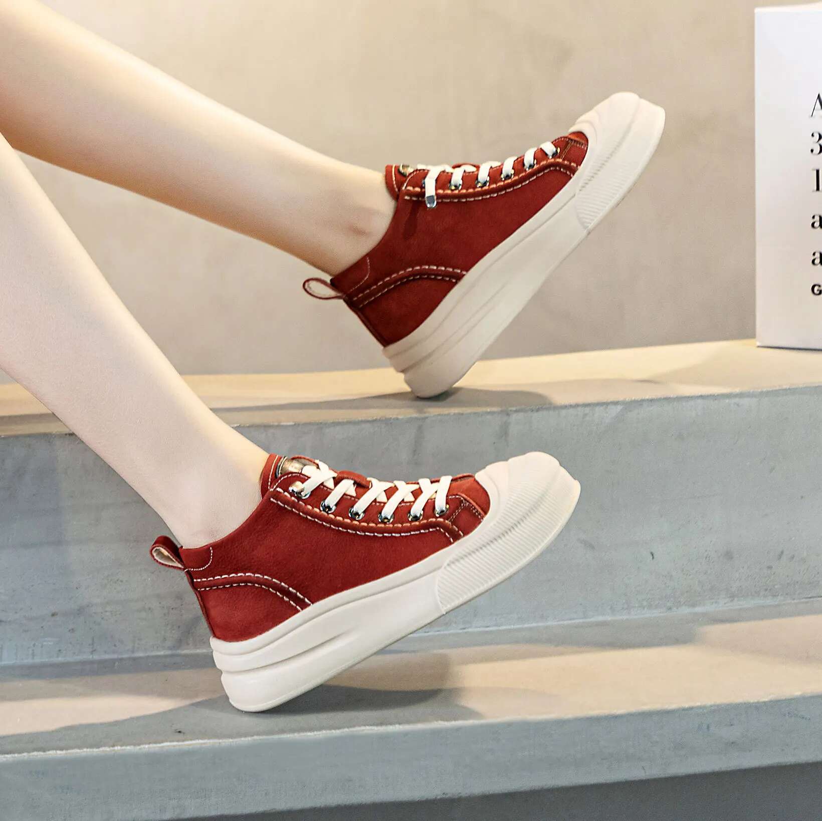 2025 New Women's Genuine Leather Sports Shoes Designer Autumn Thick Bottom Leisure Platform Ankle Boots Outdoor Women's High Top Vulcanized 
