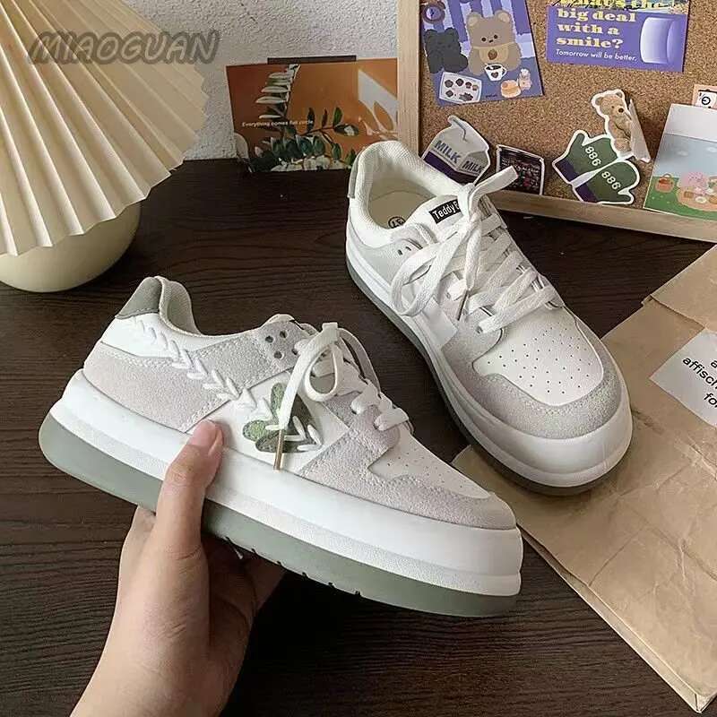 2025 New Thick Soled Vulcanized Women's Heart-shaped Ice Skating Shoes, Casual Flat Shoes, Sports Shoes, Women's Fashionable And Comfortable