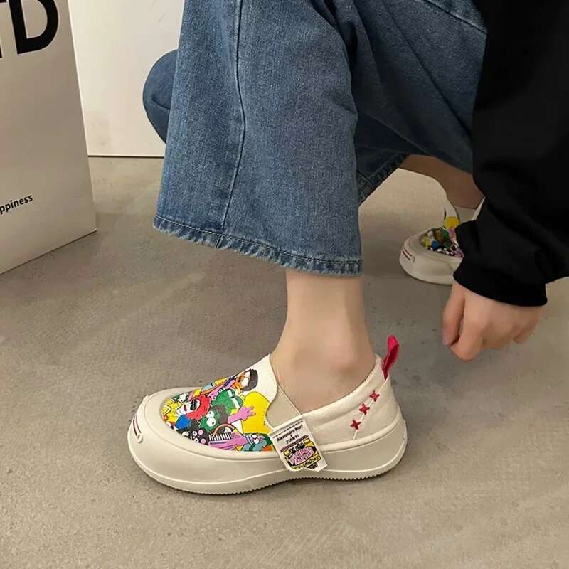 Women Platform Vulcanized 2025 New Woman Thick Sole Canvas Loafers Fashion Graffiti Sneakers Outdoor Flats Sports Shoes