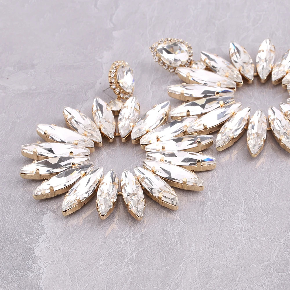 Womens wedding earrings large crystal earrings womens large pendant earrings womens rhinestone jewelry jewelry wholesale 250110