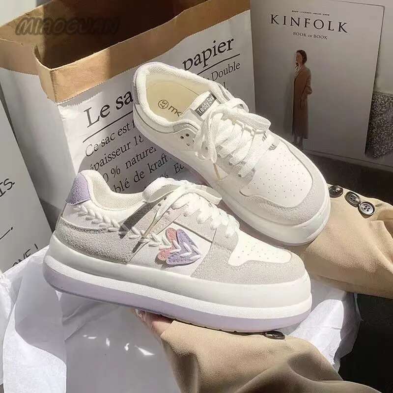 2025 New Thick Soled Vulcanized Women's Heart-shaped Ice Skating Shoes, Casual Flat Shoes, Sports Shoes, Women's Fashionable And Comfortable