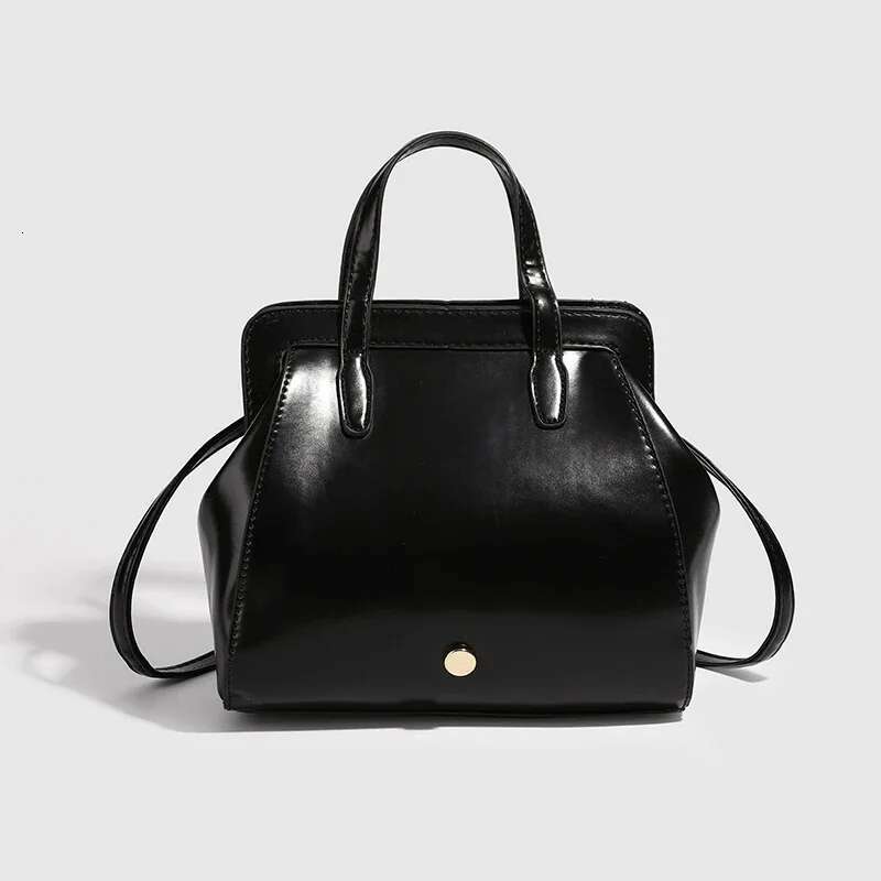 South Korea Autumn And Winter New Ins Women's Bag Clip Niche Retro Black Backpack Trendy Beach Handbag