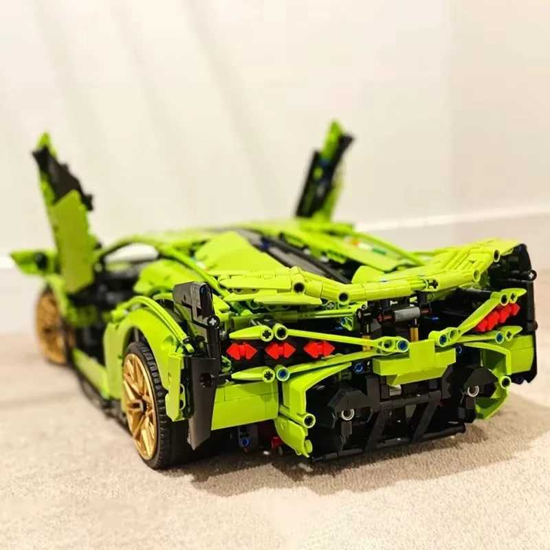 2024 New Technical Sports Car Building Blocks Green Lamborghinis Model Famous Vehicle Assemble Bricks Kid Toys For Adult GiftXJ250113