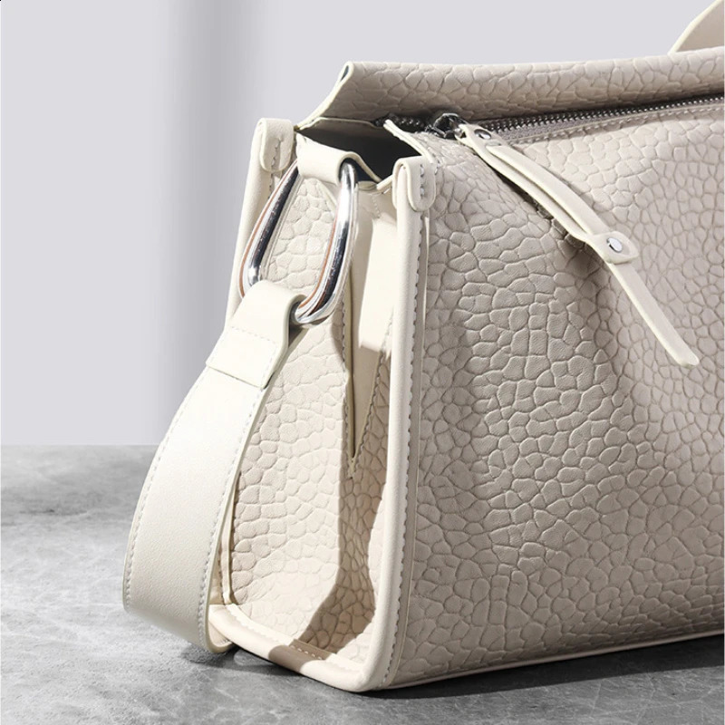 High-quality Womens Genuine Leather Handbag Fashionable Single Shoulder Pillow Bag 2025 Ladies Small Crossbody Bag 250106