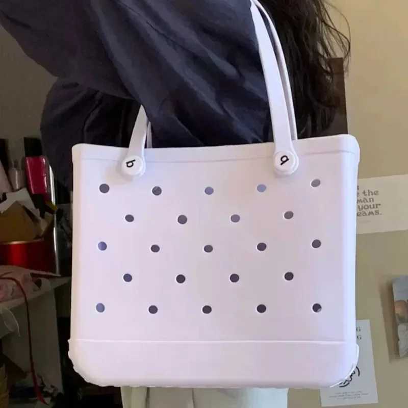 Extra Large Boggs Beach Bag Summer Travel EVA Beach Basket Wen Picnic Tote Bag Holes Waterproof Wable Handbag Shoder Bag Z250113