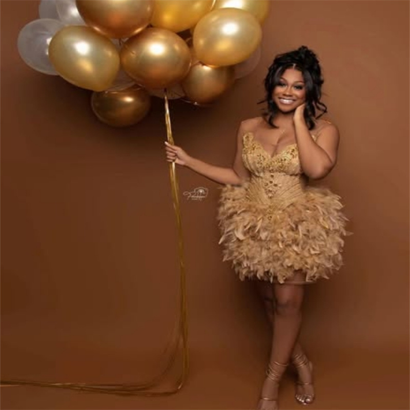 Luxury Gold Birthday Prom Dress With Feather Black Girls Rhinestone Cocktail Dress 2025 Sexy Short Evening Dress Special Occasion Formal Party Wear Ve