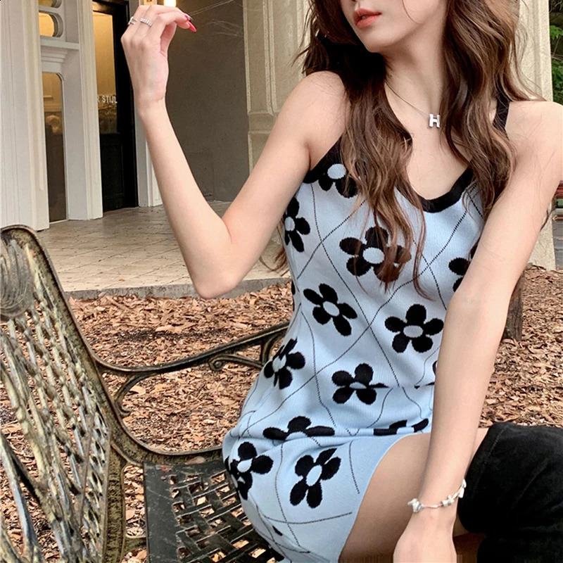 Retro Flower Strap Mini Dress Women Knitted Sleeveless Casual Summer Dresses 250102