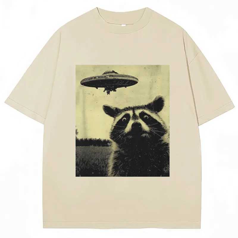 Raccoon Selfie UFO Funny Print T Shirt Men Women Novelty T Shirts 100% Cotton Oversized Casual Summer O-Neck T-shirts Streetwear X250113