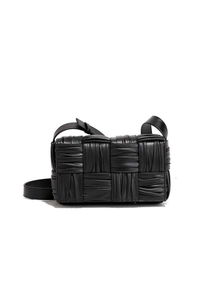 Factory High Quality High-End Entry Style Metallic Gold Woven Pillow Small Square Shoulder Messenger Bag