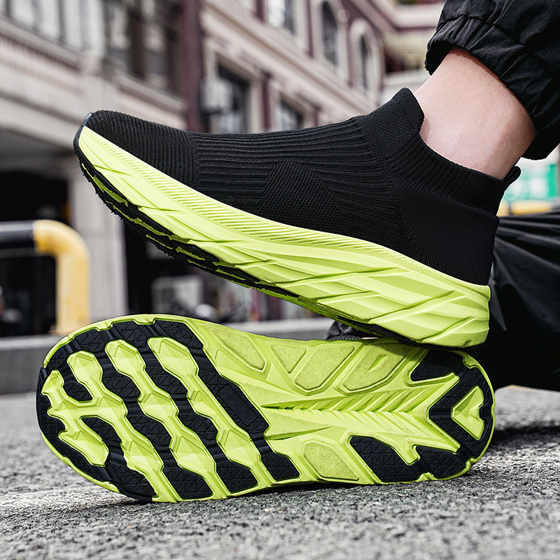 Free Shipping Casual Shoes for Men Women Mesh Slip-On Shoes Fashionable Lightweight Breathable Sneakers